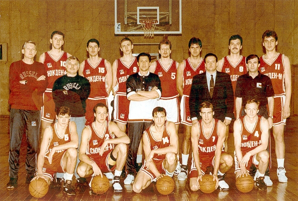 «Став тренером, учился у режиссера Любимова». Интервью легенды ЦСКА: общение с Высоцким, учеба у правнука Толстого и 3 дня в камере