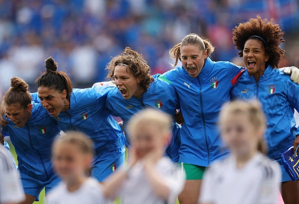 Вся красота июля: жесточайшая авария с искрами, Семак в зазеркалье, итальянки самозабвенные и Че Гевара – смотрит на США с Кубой