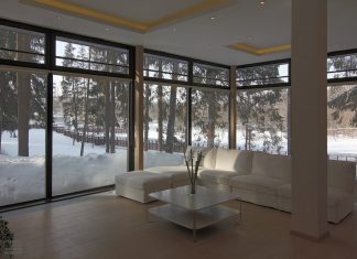 Дома с панорамным остеклением – за и против