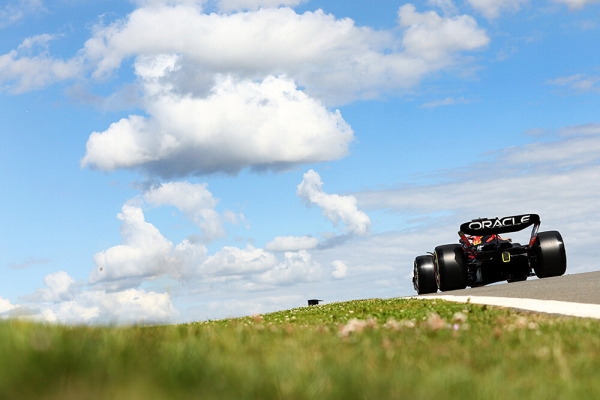Вся красота июля: жесточайшая авария с искрами, Семак в зазеркалье, итальянки самозабвенные и Че Гевара – смотрит на США с Кубой