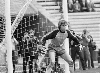 Первый русский в «Челси»: отказался сдавать матч за 60 тысяч $ и учил Терри начинать атаки. Крауч фанател от его прически и штанов