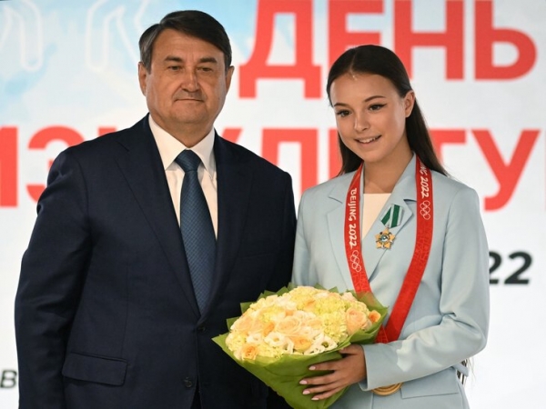 Запоздалый прием олимпийцев, пропустивших встречу с Путиным. Большунов и Щербакова получили ордена &ndash; в &laquo;Лужниках&raquo;, но без зрителей