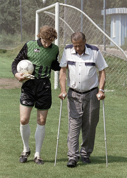 Первый русский в &laquo;Челси&raquo;: отказался сдавать матч за 60 тысяч $ и учил Терри начинать атаки. Крауч фанател от его прически и штанов