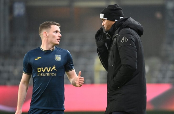 «Сити» наконец нашел левого защитника вместо Зинченко. Это воспитанник «Барсы», который раскрылся у Компани в «Андерлехте»