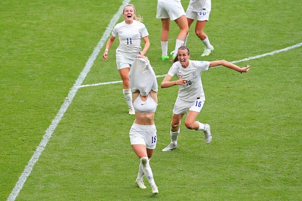 Вся красота июля: жесточайшая авария с искрами, Семак в зазеркалье, итальянки самозабвенные и Че Гевара – смотрит на США с Кубой