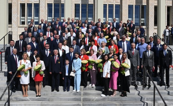 Запоздалый прием олимпийцев, пропустивших встречу с Путиным. Большунов и Щербакова получили ордена &ndash; в &laquo;Лужниках&raquo;, но без зрителей