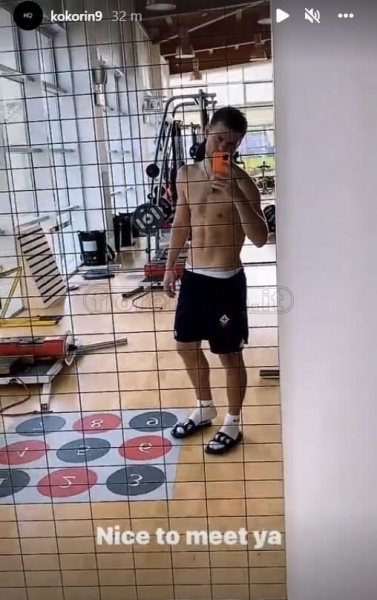 Любовался морем и скульптурами, качался, слушал рэп. Приключения Кокорина во Флоренции в 26 фото  