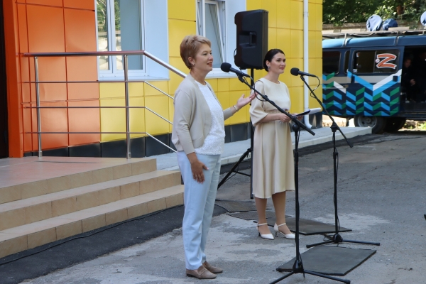 При поддержке «Единой России» в Омске открыли обновленную школу искусств