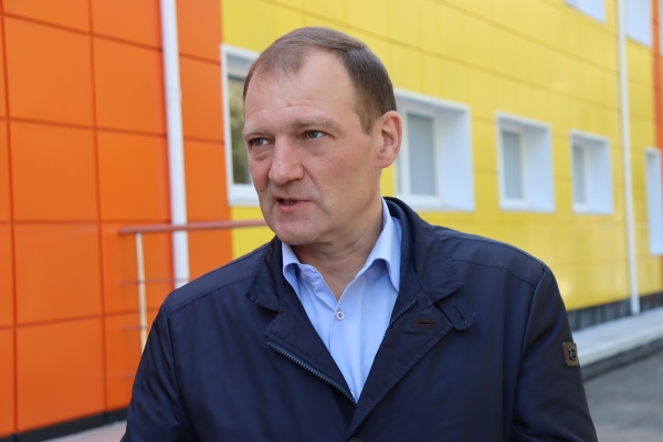 При поддержке «Единой России» в Омске открыли обновленную школу искусств