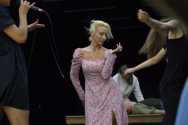 Роман ГАБРИА: «Театру не обязательно попадать в тюрьму слов, написанных драматургом»