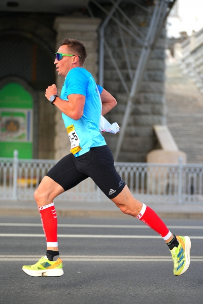 Прошел первый Московский марафон за два года. Собрали фото, видео и интервью с атлетами