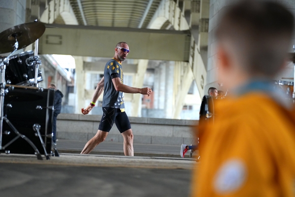 Прошел первый Московский марафон за два года. Собрали фото, видео и интервью с атлетами