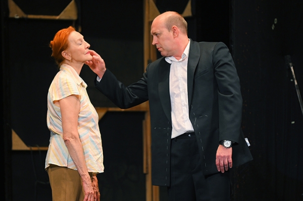 Владислав ПУЗЫРНИКОВ: «Тема, которая близка и трогает какую-то часть зрителей, есть в каждой нашей постановке»