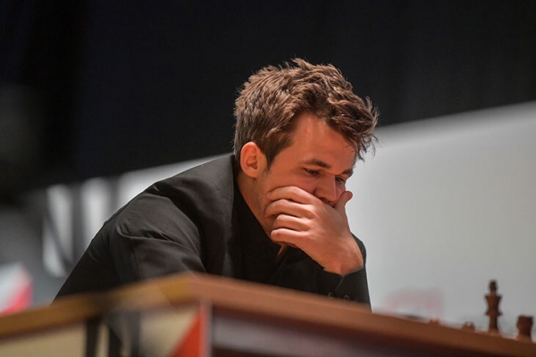 Расследование по шахматисту, взбесившему Карлсена: он обманывал в сотне партий, а их игра с Магнусом – слишком странная