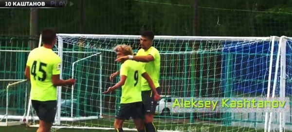 Еще недавно он играл с любителями, чтобы прокормить семью. А в 26 ворвался в РПЛ и заменил Бикфалви в «Урале»  