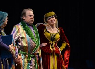 В Омской драме бьет рекорды «Ханума»