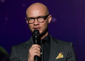 Дмитрий Хрусталев приедет в Омск вести КВН