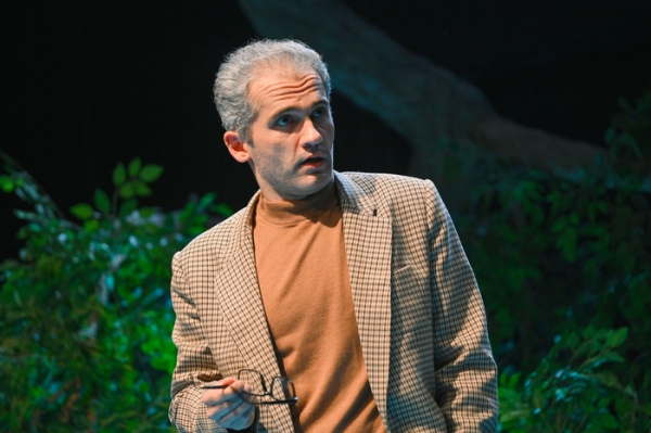 Премьера в Омской драме: очищающие слезы и возвращение в мир детства