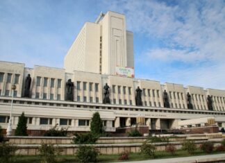 В Омске презентовали книгу обо всех губернаторах