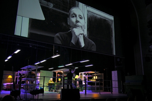 В Омске прошел очень необычный спектакль новосибирского театра