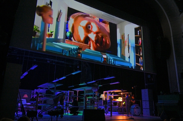 В Омске прошел очень необычный спектакль новосибирского театра