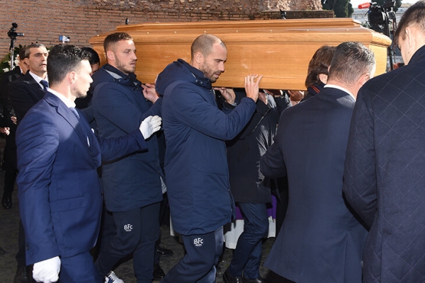 Прощание с Синишей в Риме. Пришли Спаллетти, Манчини, Сарри, Тотти, Де Росси и еще тысячи людей
