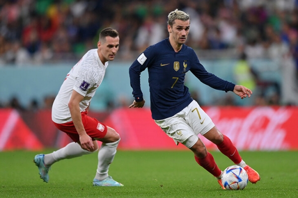 Победа Франции над Англией была бы немыслима без Гризманна. Даже Брэд Питт кайфует от его игры