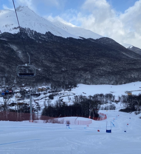 Наш спорт выкручивается в изоляции: в бобслее – одна трасса на страну, коньки – в «рыночном шатре», горнолыжники махнули в Аргентину!