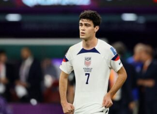 Рейну чуть не выгнали из сборной США на ЧМ – из-за обиды на тренера валял дурака и швырнул щитки с Уэльсом