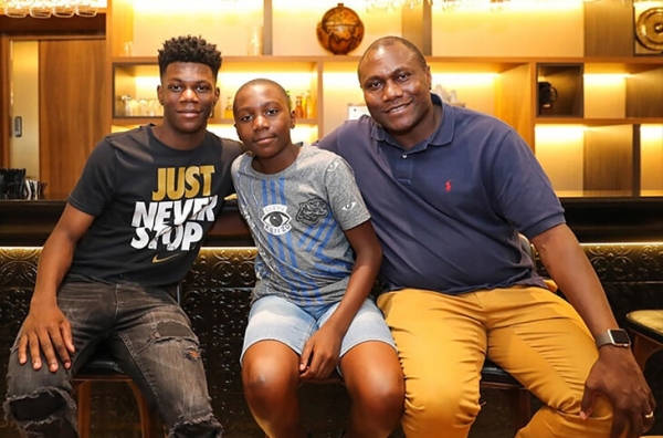 &laquo;Ты заурядный, ты не выделяешься&raquo;. Победу Франции запустил Тчуамени &ndash;&nbsp;его с детства жестко мотивировал отец