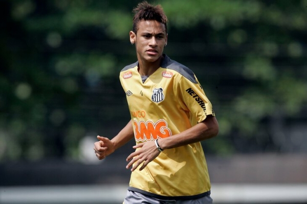 Неймар, которого вы не знали: советуется с пастором, боится змей, пытался устроить в клубы друзей