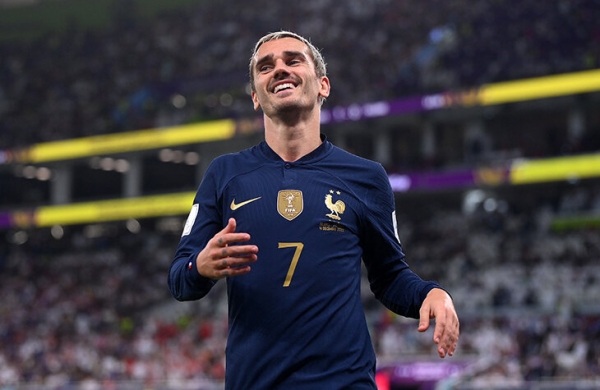 Победа Франции над Англией была бы немыслима без Гризманна. Даже Брэд Питт кайфует от его игры