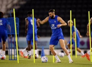 Что происходит с Бензема? Говорят, обиделся на Дешама, почувствовал себя ненужным и не захотел ехать на финал ЧМ