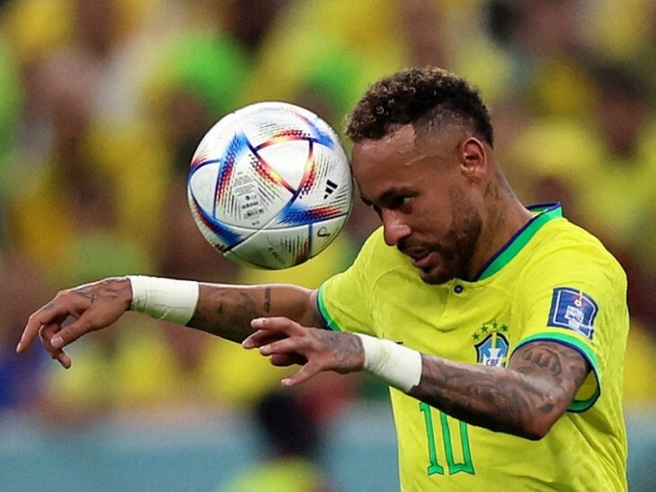 Неймар, которого вы не знали: советуется с пастором, боится змей, пытался устроить в клубы друзей