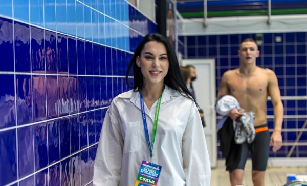 Как быстро стать красоткой на Новый год, рассказала чемпионка по бодифитнесу Дарья Мануйленкова