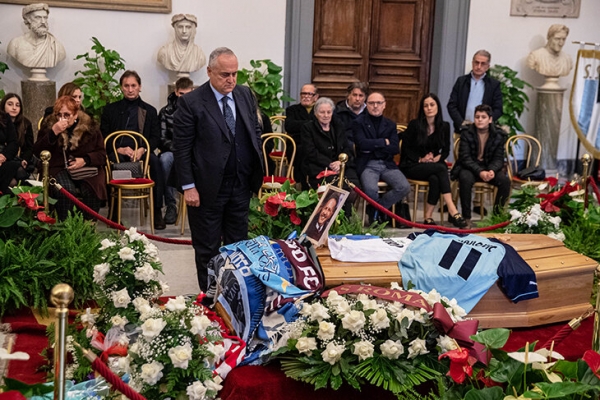 Прощание с Синишей в Риме. Пришли Спаллетти, Манчини, Сарри, Тотти, Де Росси и еще тысячи людей