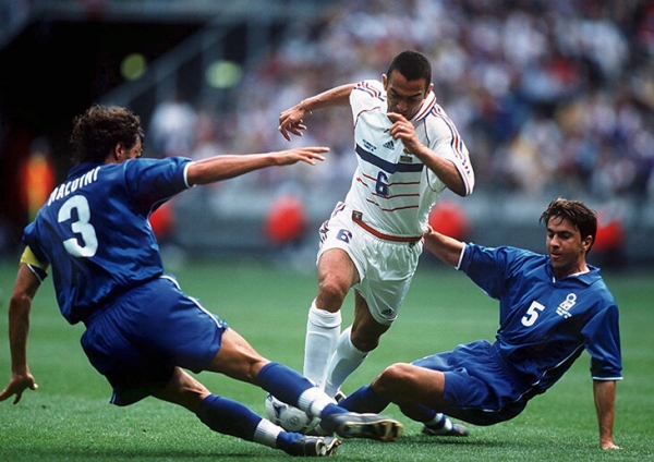 Победа Франции над Англией была бы немыслима без Гризманна. Даже Брэд Питт кайфует от его игры