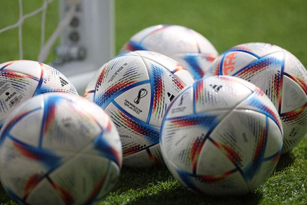 Мячи ЧМ – новая эра. Требуют подзарядки, но очень спасают при офсайдах и иногда лишают Роналду голов