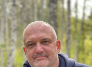 Омский врач-проктолог написал пьесу