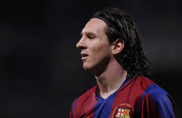 Месси сбрил бороду после трех поражений – и забил победный на 95-й. Здесь все-все-все его образы 