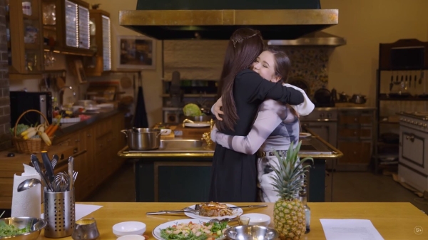 Валиева в шоу Утяшевой: зачем слушала грустную музыку на Олимпиаде, кто ее три кумира и что любит поесть?