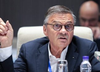 У Рене Фазеля есть паспорт РФ и яблочный бизнес с Геннадием Тимченко! Удивительная пенсия экс-босса хоккея