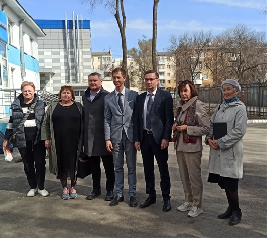 В Куйбышевском районе появилась аллея врачей-ветеранов 