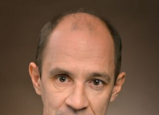 Олег ТЕПЛОУХОВ: «Грамматические ошибки в СМИ выводят из себя»