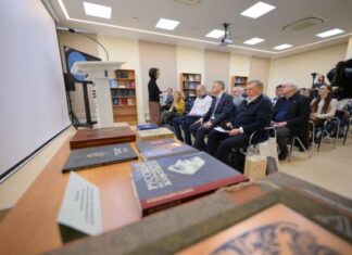 Омский музей имени Врубеля получил в дар уникальные книги