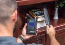 Как и для чего проводится поиск камер,жучков и скрытого оборудования