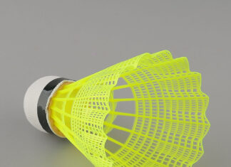 Каким должен быть хороший волан для бадминтона