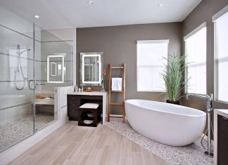 Обустройство ванной комнаты: советы по созданию комфортной и функциональной обстановки