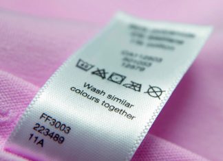 Какая информация должна быть на бирках для одежды?