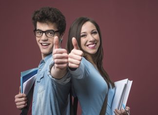 Кадры в каких областях готовит институт Синергия?